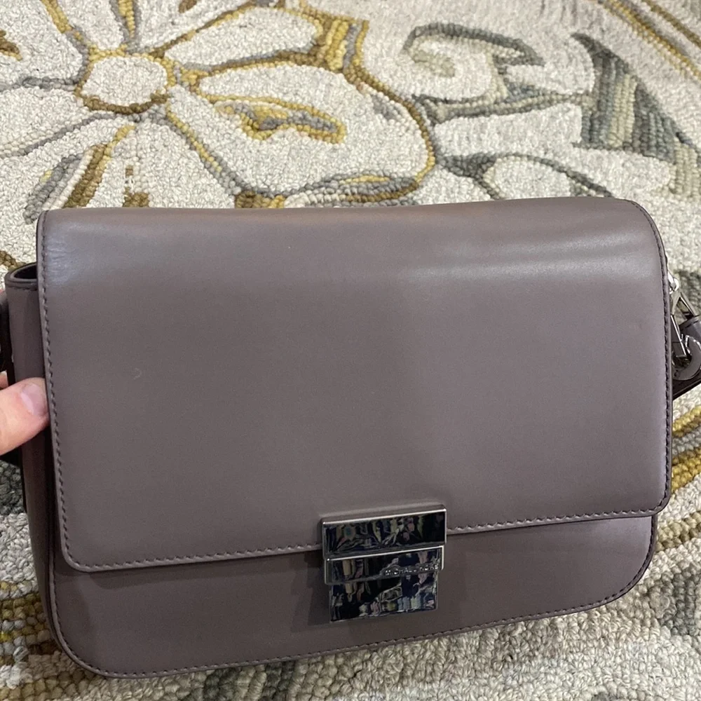 💕 Michael Kors dark gray leather satchel with matching wallet set gorgeous 💕